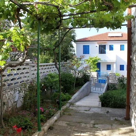 Apartments With A Parking Space Mali Losinj