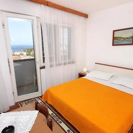 Apartman With A Parking Space Mali Lošinj