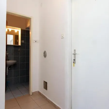 Apartments With A Parking Space Mali Losinj Apartment *